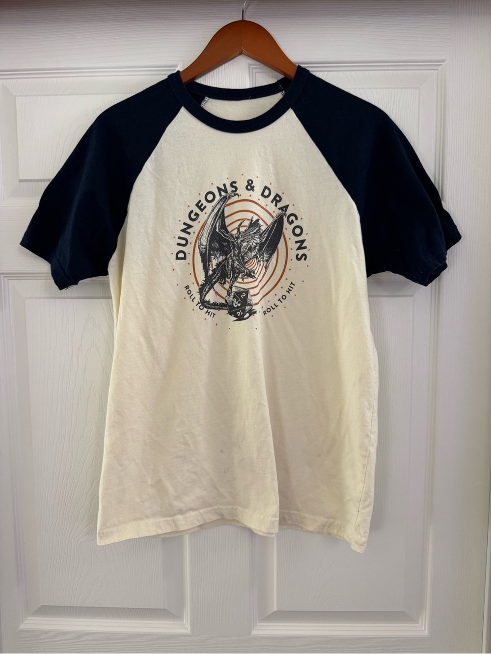 Dungeons & Dragons Graphic Raglan T Shirt Dragon Dice Fantasy Tee Size M
